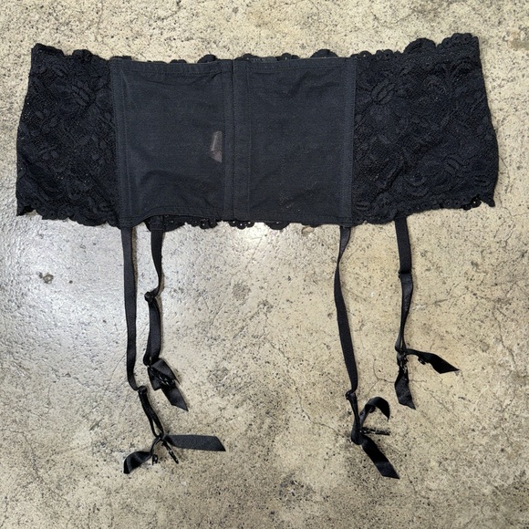 Cacique women’s lace corset garter belt size 18/20 black - Picture 6 of 6